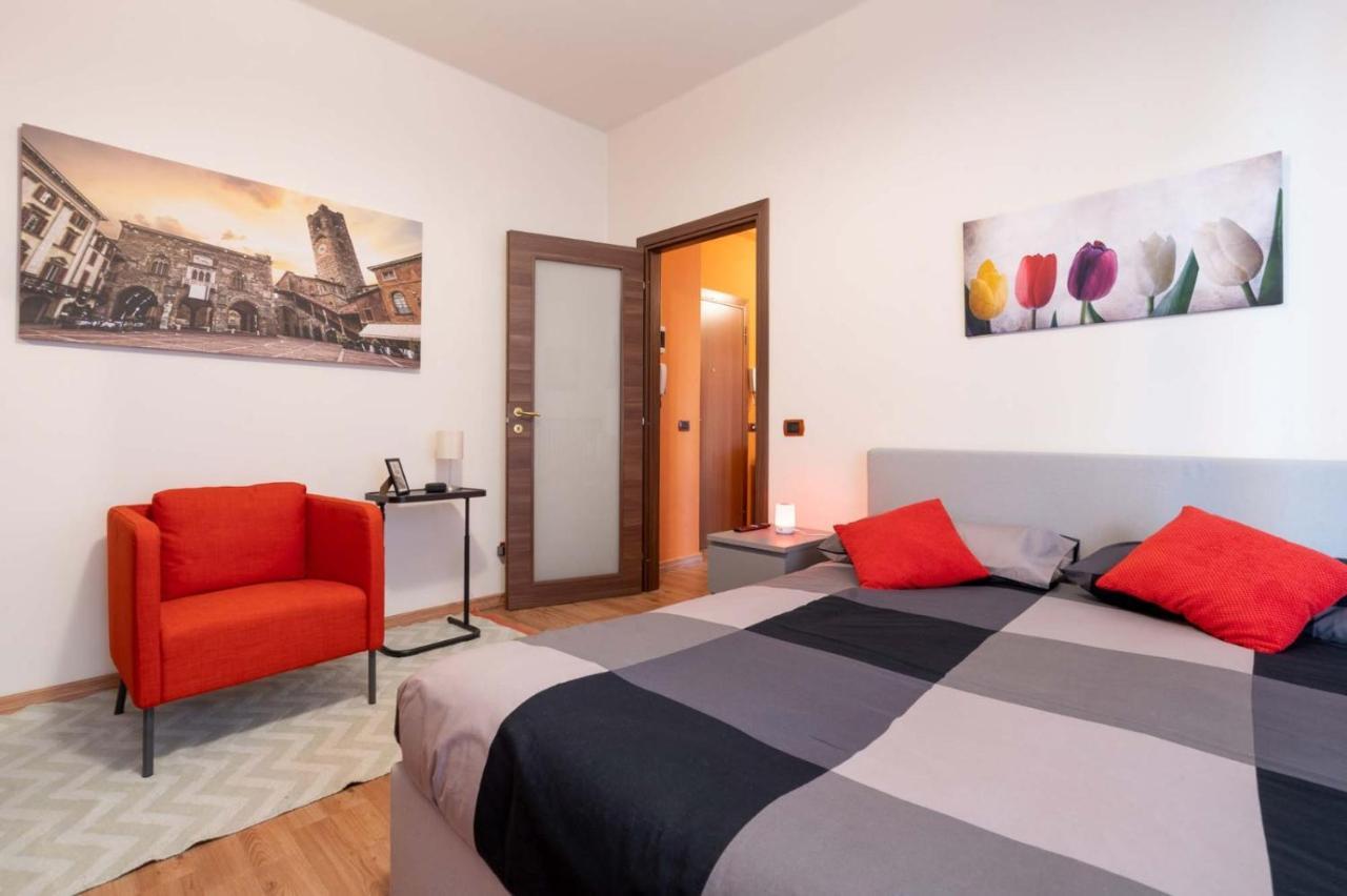 Ferienwohnung Casa Martina- Airport Free Shuttle-H24 Bergamo Exterior foto